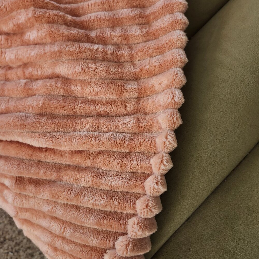 Pink  Fuzzy Throw - Picture 4 of 4